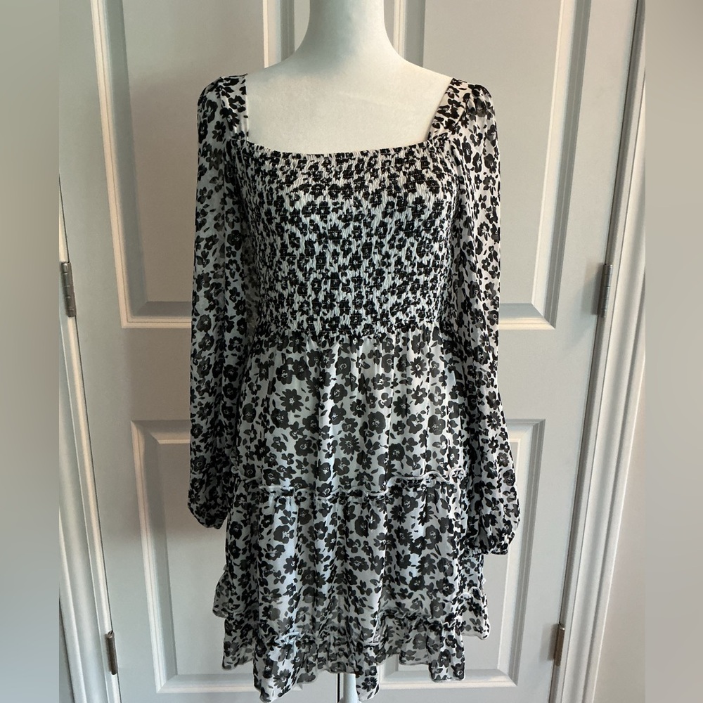 Aakaa Floral Black and White Dress Med. EUC